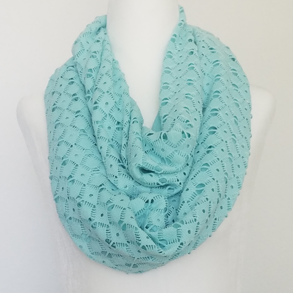 Old Navy | Crochet Infinity Scarf